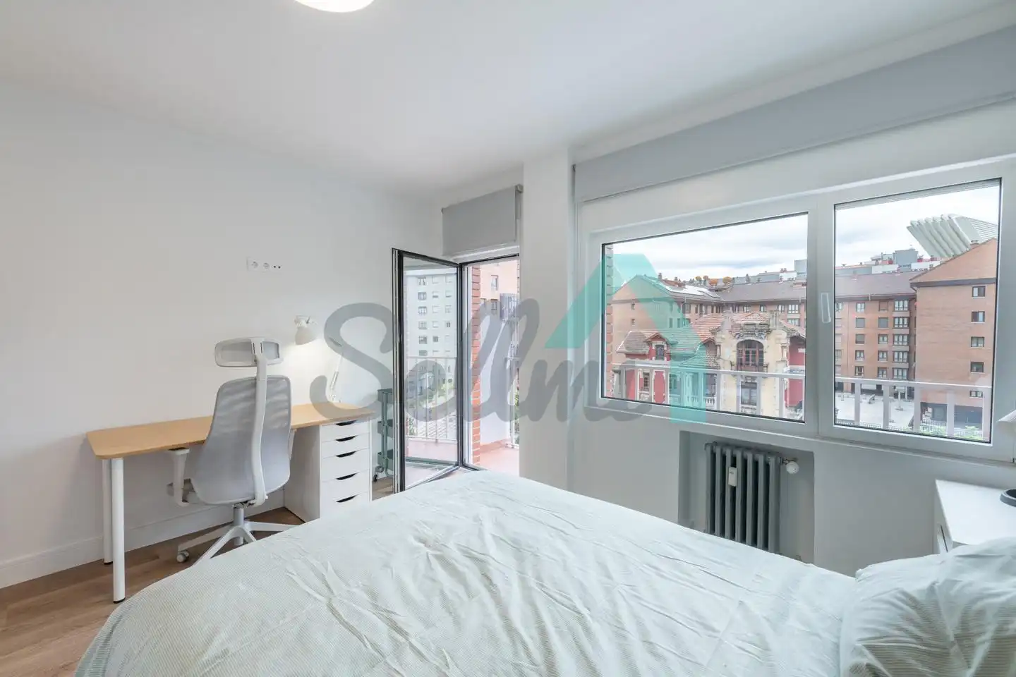 Bedroom of Flat for rent in Oviedo   with Heating, Terrace and Furnished