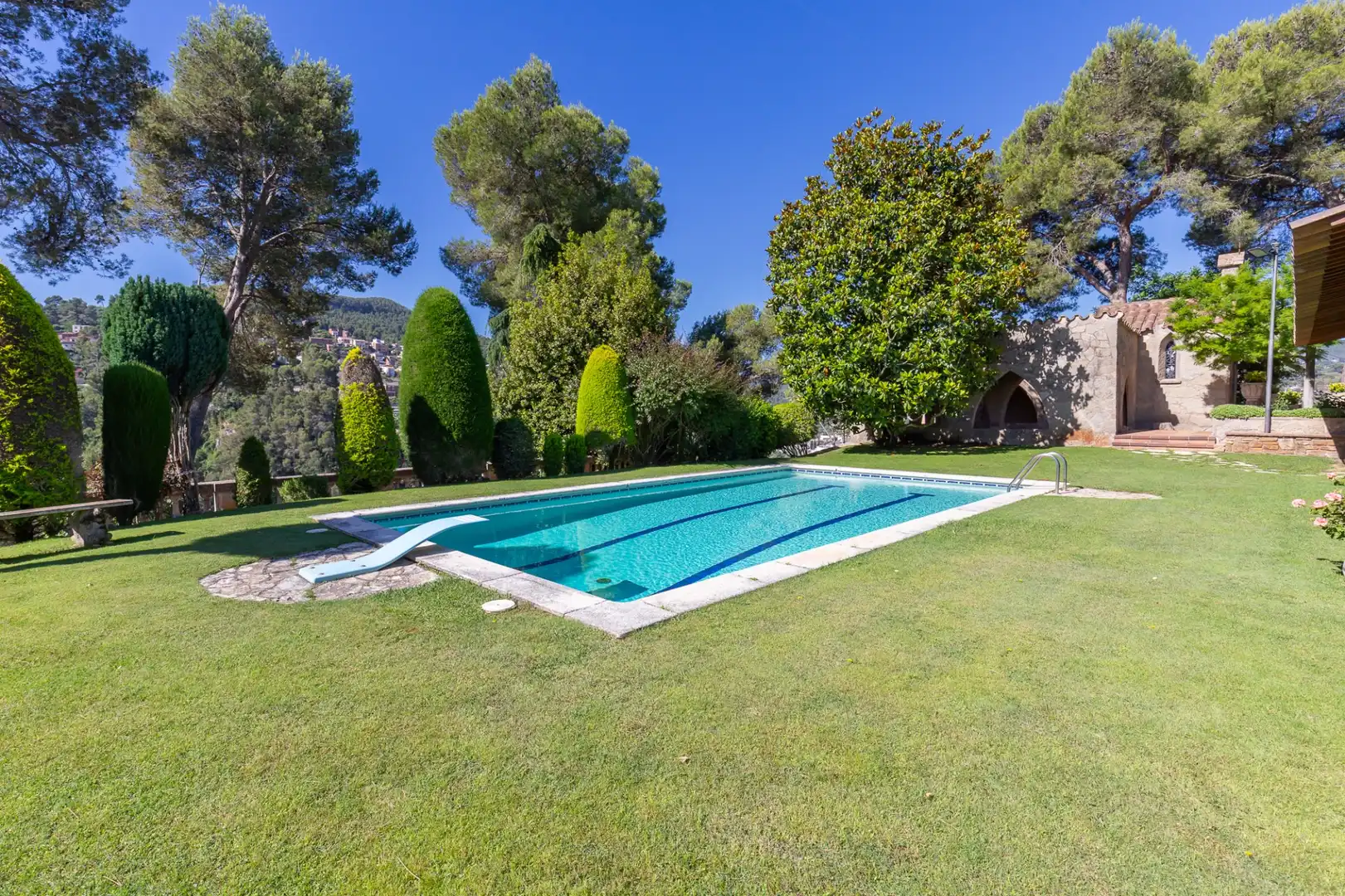 Piscina de Finca rústica en venda en Corbera de Llobregat amb Aire condicionat, Calefacció i Terrassa