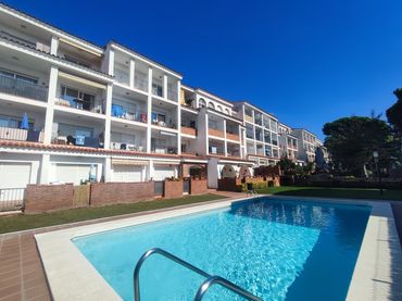 Apartment with pool for sale in Fenals
