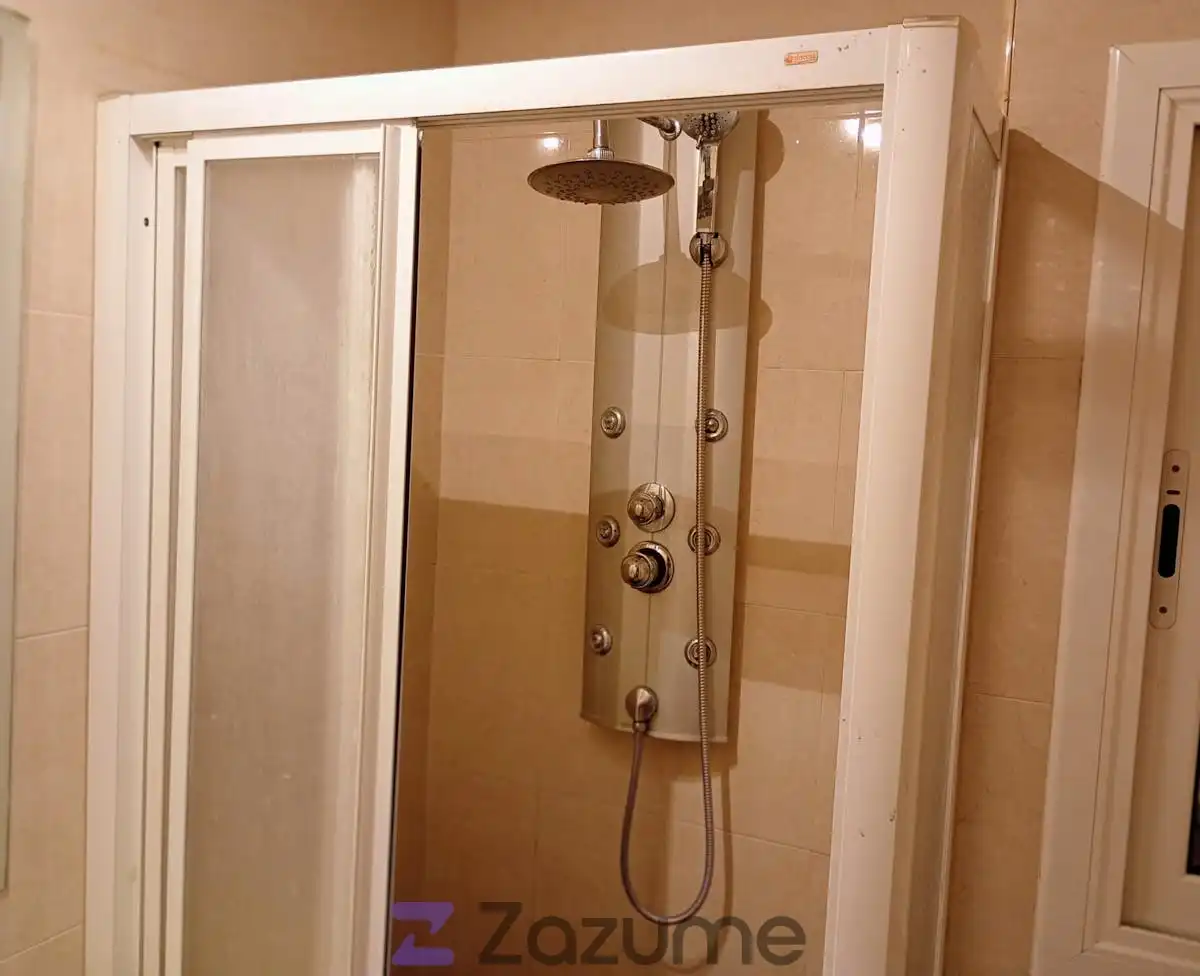 Baño de Piso de alquiler en Barcelona con Parquet, Horno y Lavadora