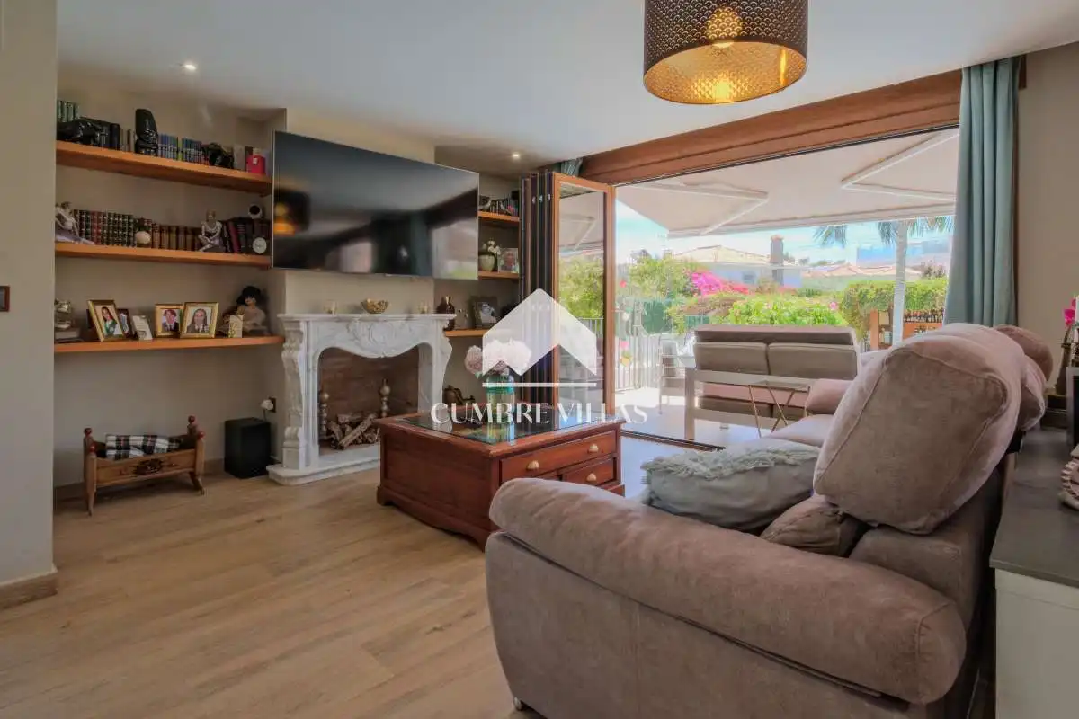 Sala de estar de Casa o chalet en venta en Almuñécar con Jardín privado, Terraza y Amueblado