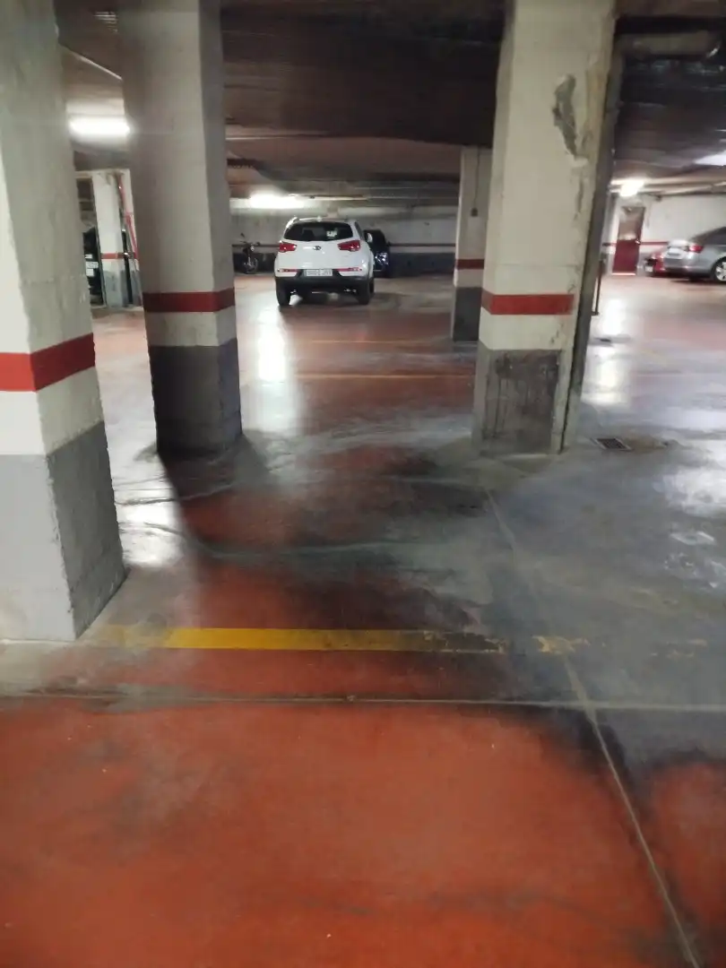 Parkplatz von Wohnung zum Verkauf in Móstoles mit Klimaanlage, Heizung und Privatgarten