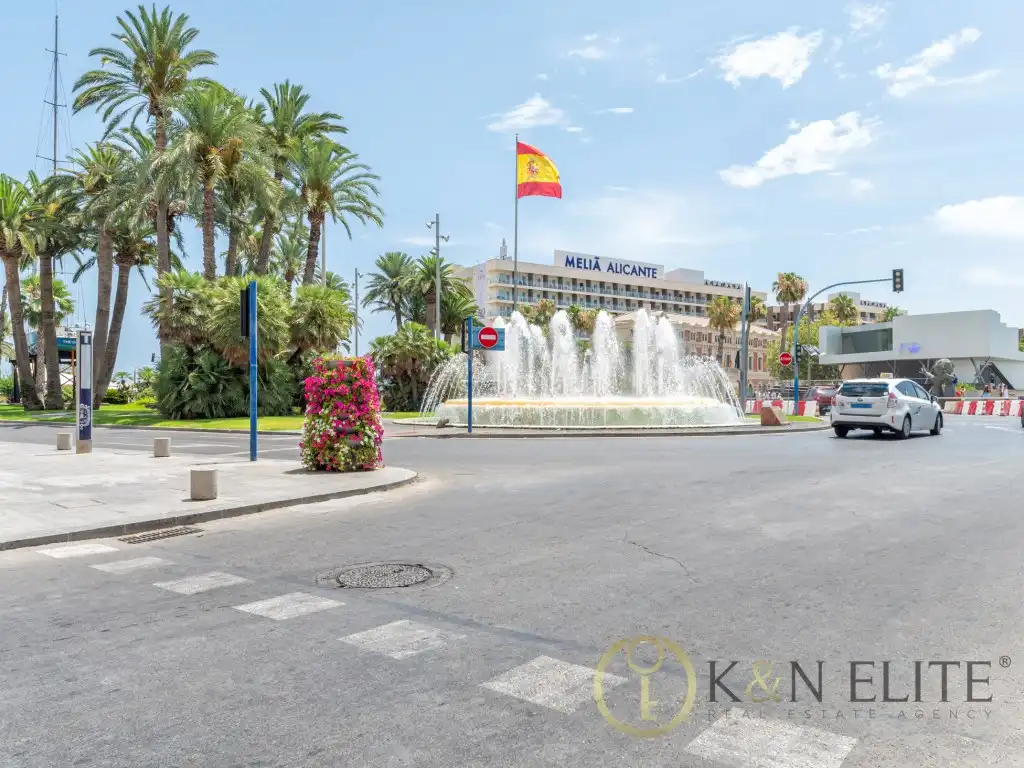 Exterior view of Attic for rent in Alicante / Alacant  with Air Conditioner