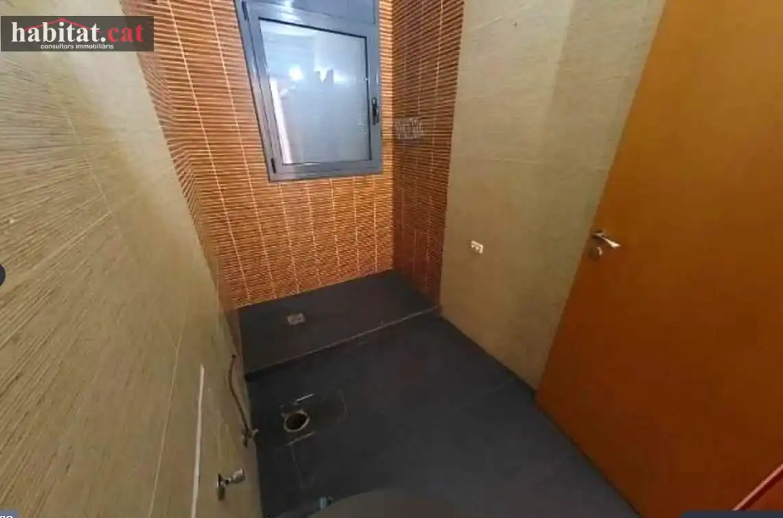 Baño de Casa o chalet en venta en Vilanova i la Geltrú con Piscina y Balcón
