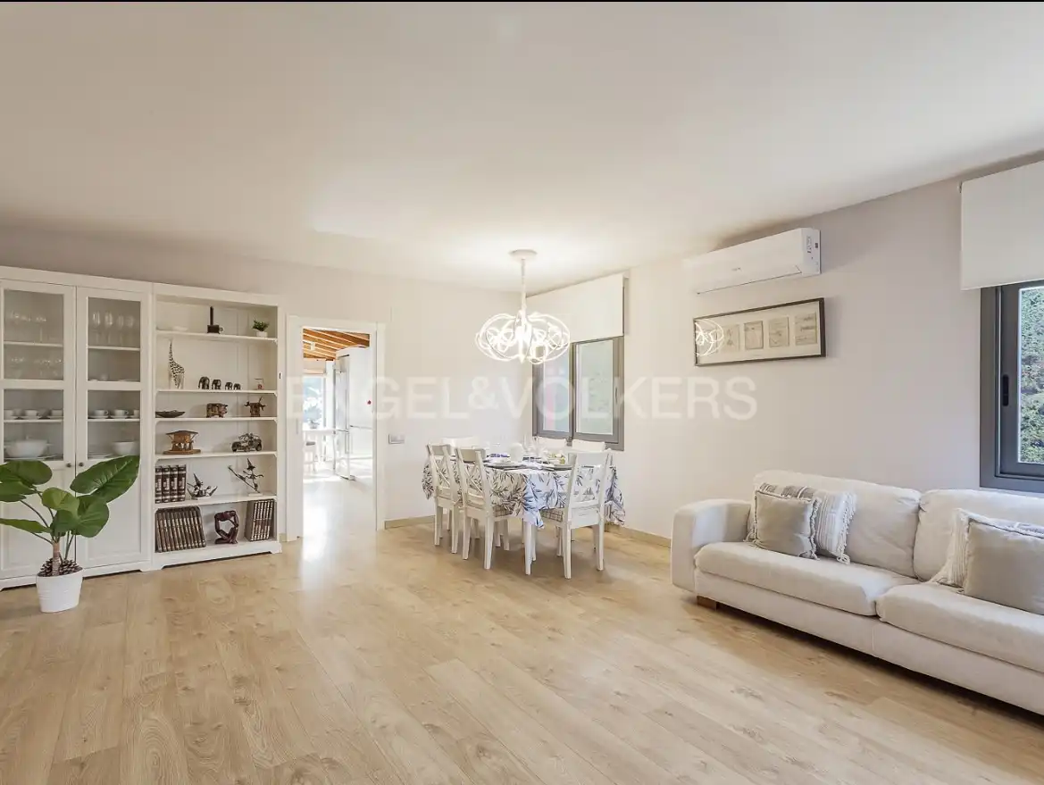 Sala d'estar de Casa o xalet en venda en Castellar del Vallès amb Aire condicionat, Calefacció i Jardí privat