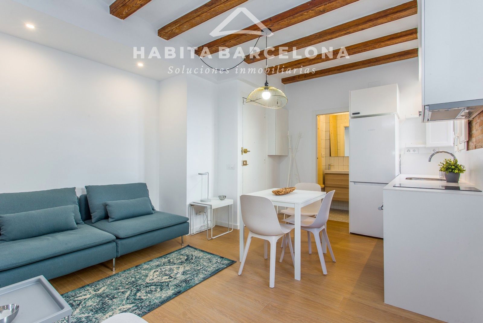 Exterior view of Flat for sale in  Barcelona Capital  with Air Conditioner, Heating and Parquet flooring