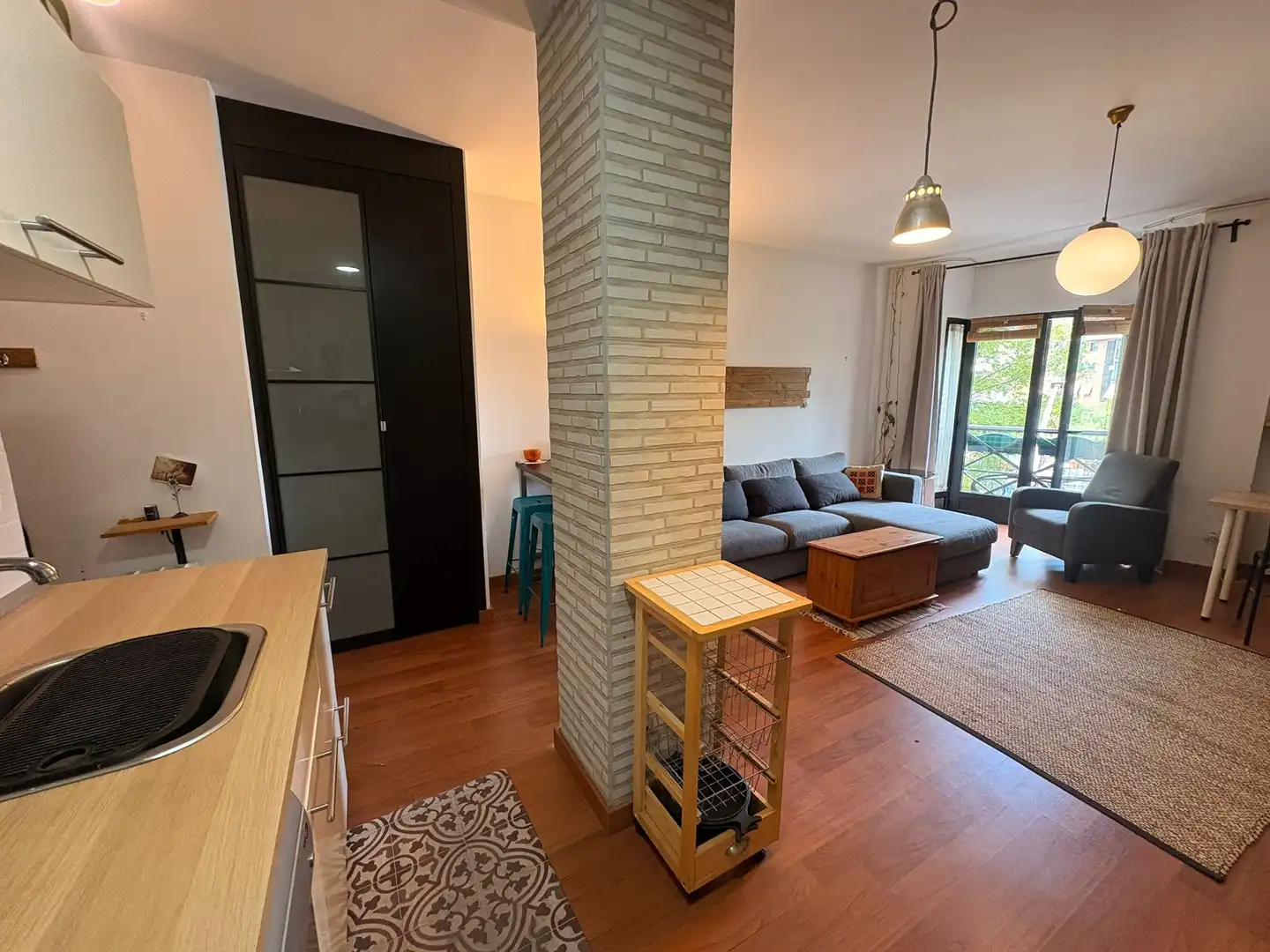 Wohnzimmer von Wohnung zur Miete in Madrid mit Heizung und Balkon