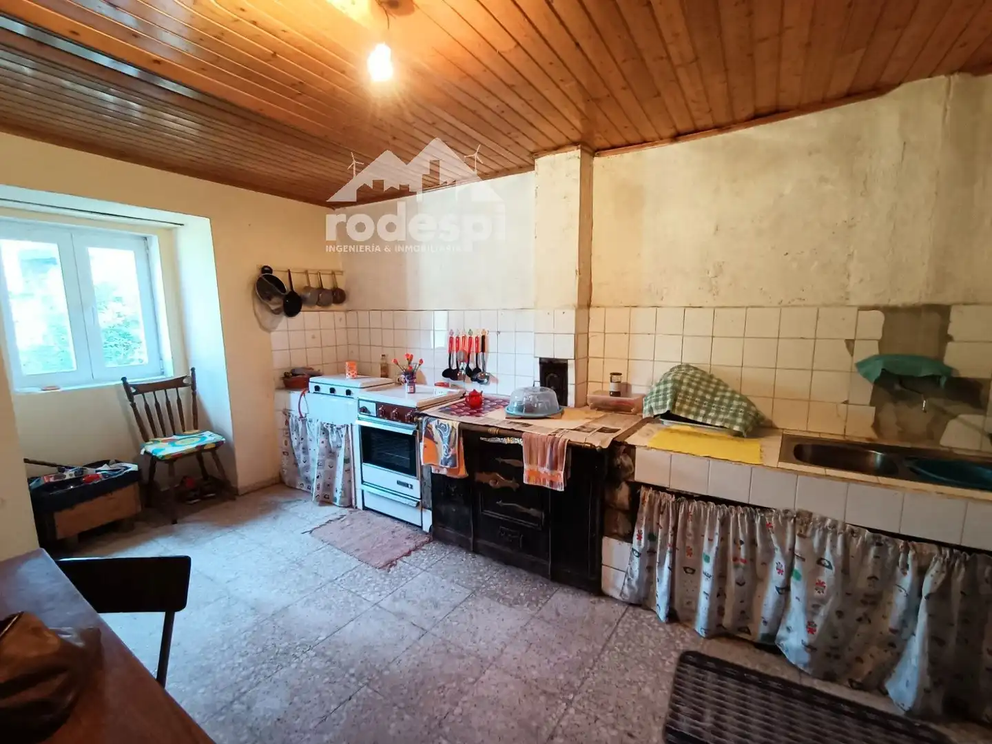 Kitchen of Houses for sale in Padrenda  with Storage room and Furnished