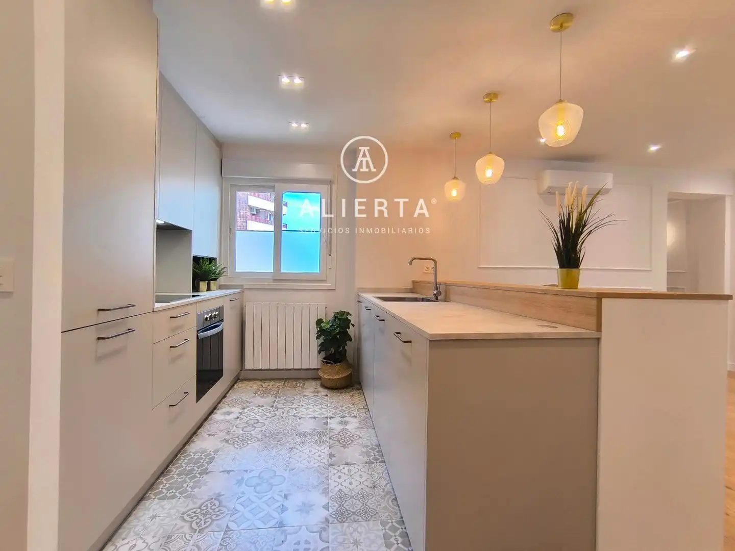 Cocina de Piso de alquiler en Zaragoza con Aire acondicionado, Calefacción y Terraza
