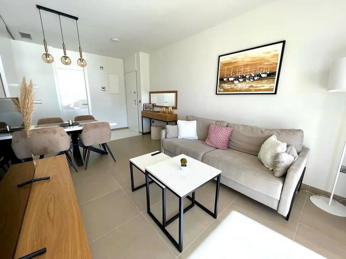 Sala d'estar de Casa o xalet de lloguer en Benidorm amb Aire condicionat, Jardí privat i Moblat