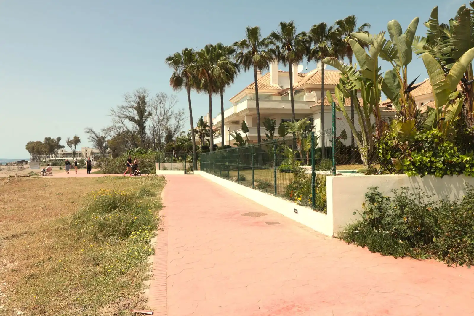 Vista exterior de Piso en venta en Estepona con Aire acondicionado, Terraza y Amueblado