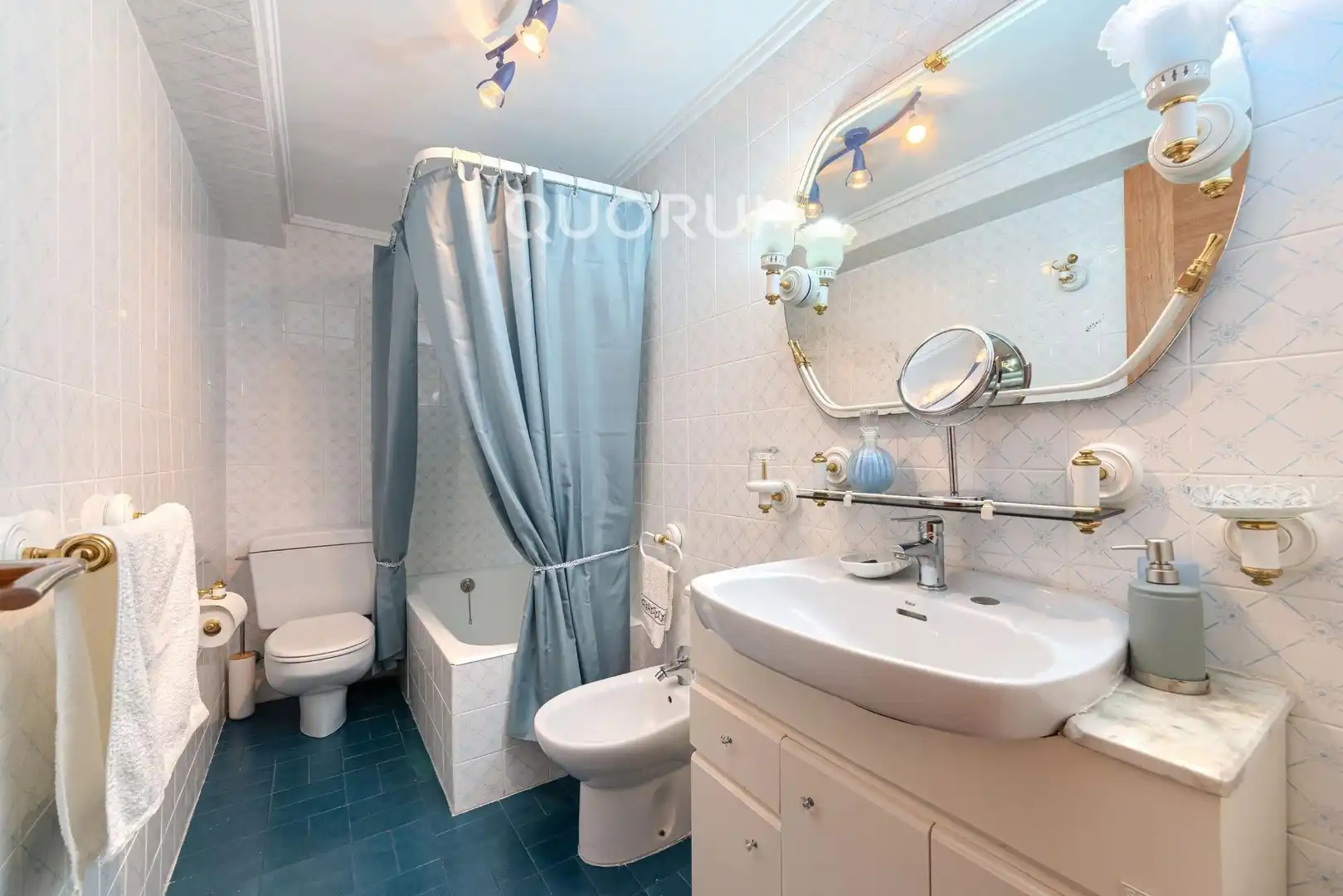 Baño de Piso en venta en Basauri  con Calefacción, Trastero y Amueblado