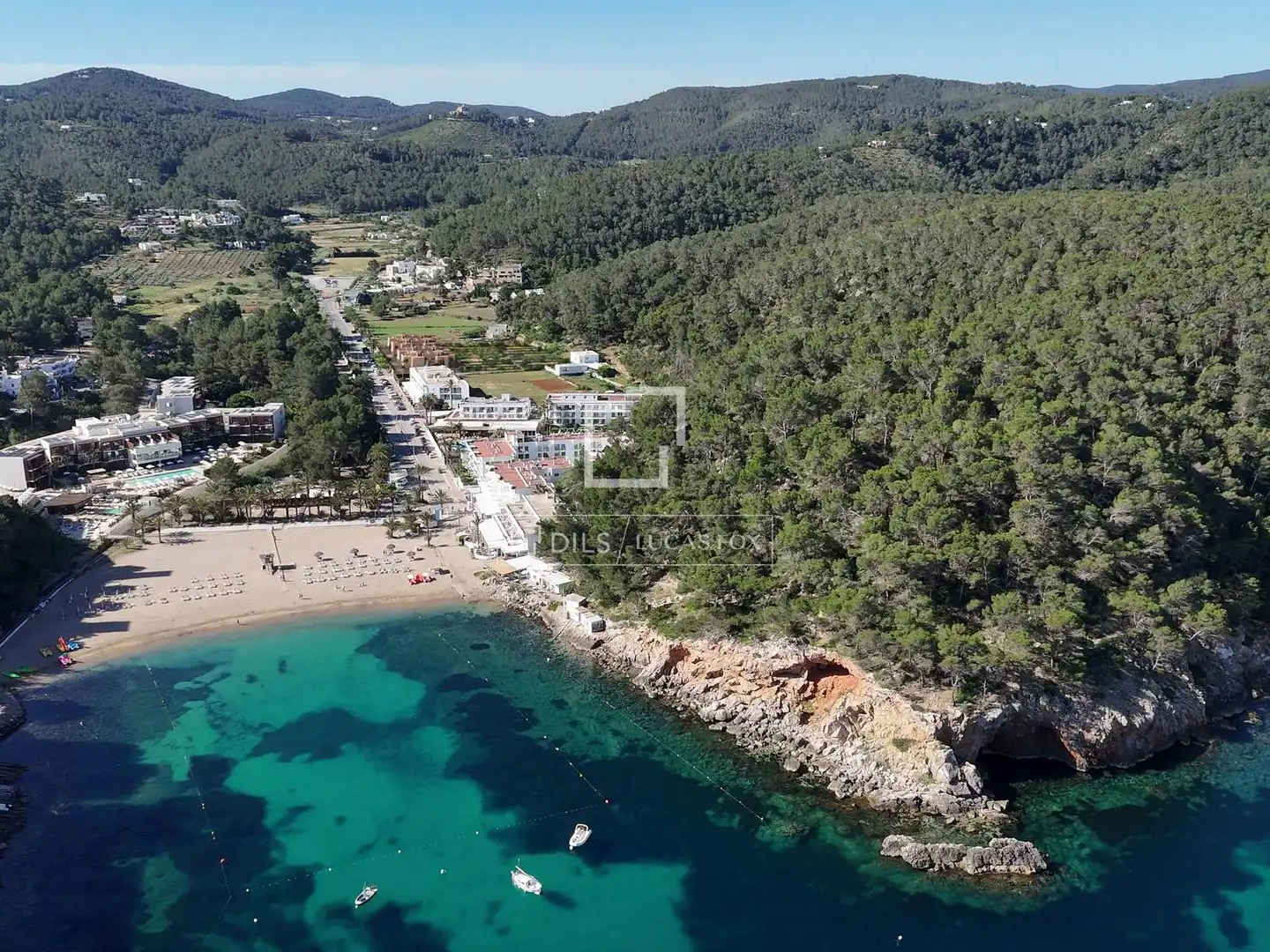 Vista exterior de Casa o xalet en venda en Sant Joan de Labritja amb Jardí privat i Piscina