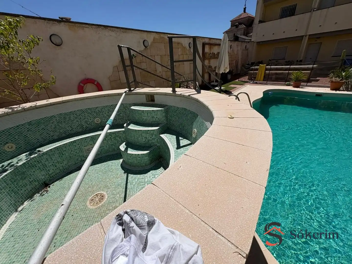 Schwimmbecken von Wohnung zum Verkauf in Alcabón mit Klimaanlage, Heizung und Privatgarten