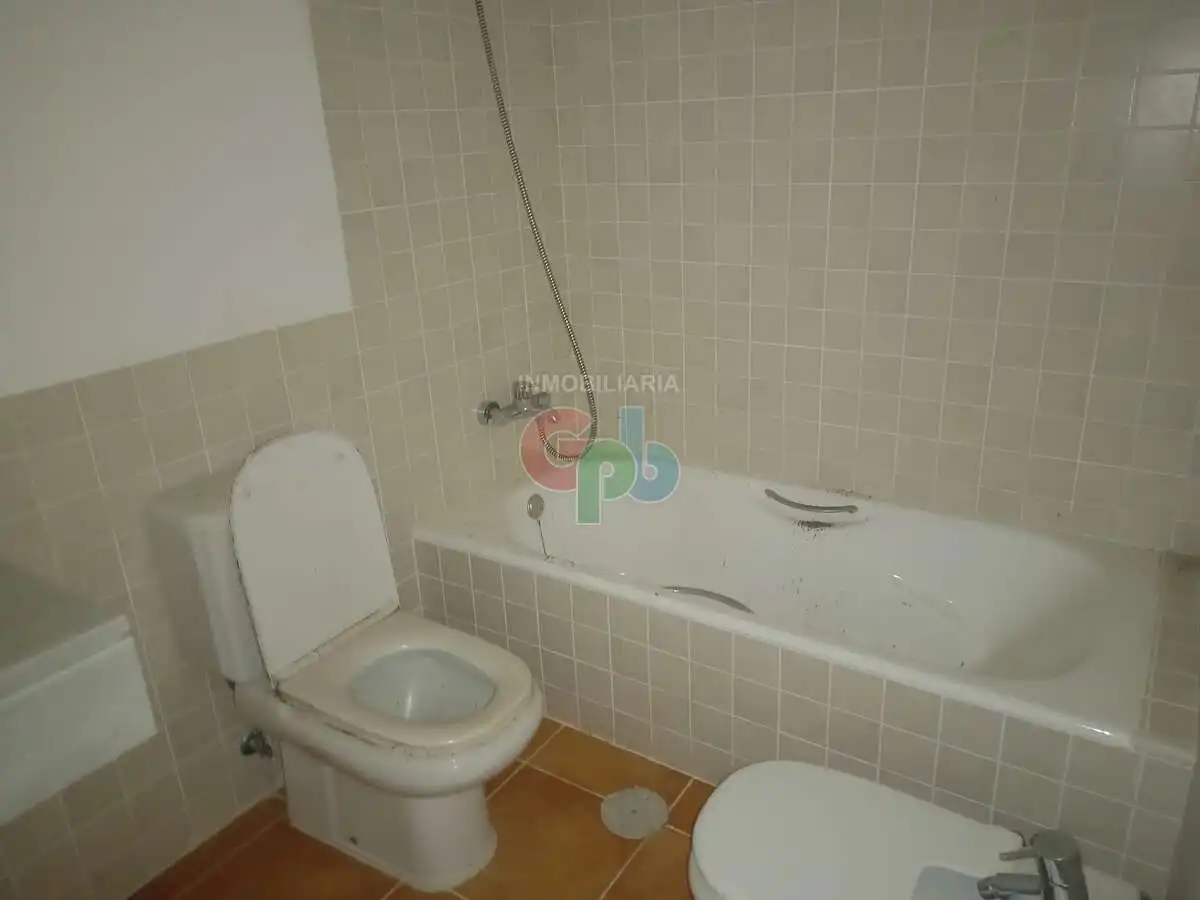 Baño de Piso en venta en Roquetas de Mar con Terraza y Piscina comunitaria