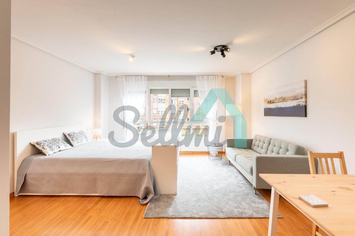 Estudio de alquiler en Roma, HUCA - La Cadellada