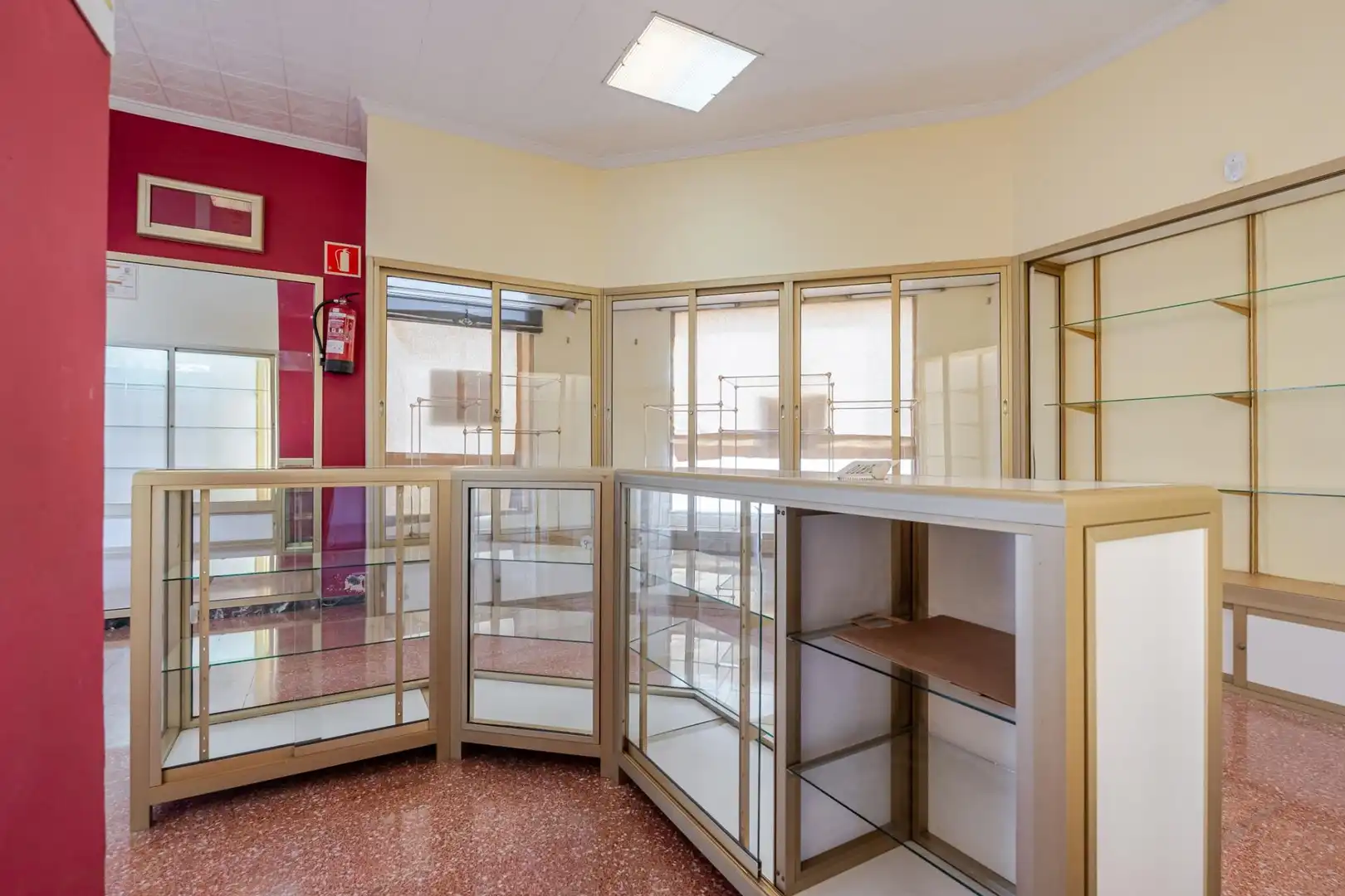 Local en venta en Ingenio con Amueblado