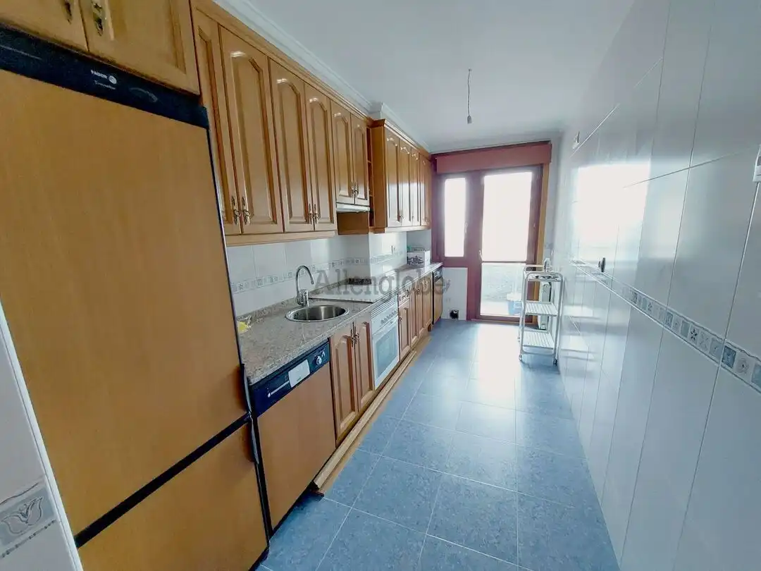 Cocina de Piso de alquiler en Oviedo  con Calefacción