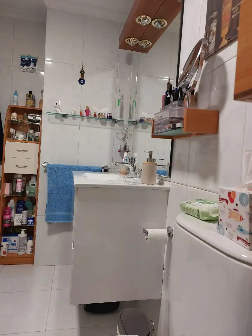 Baño de Piso en venta en Pontevedra Capital  con Calefacción, Parquet y Trastero