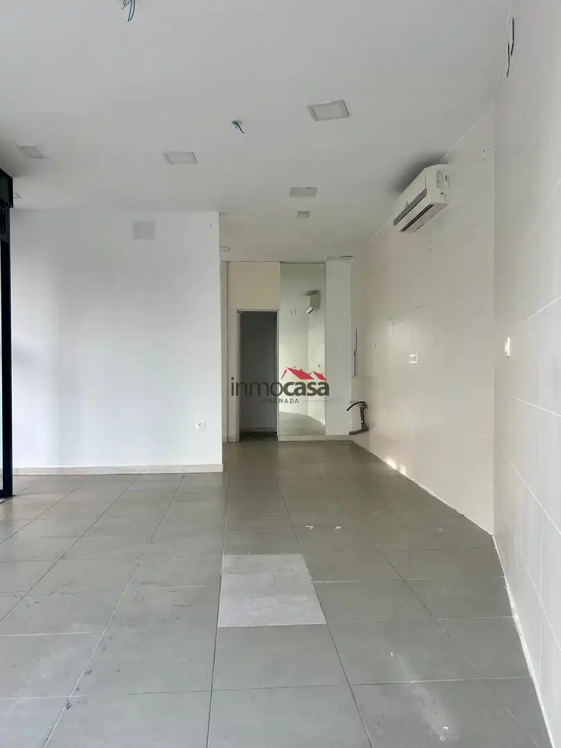 Commercial properties for rent in Avenida DON BOSCO, Barrio de Zaidín