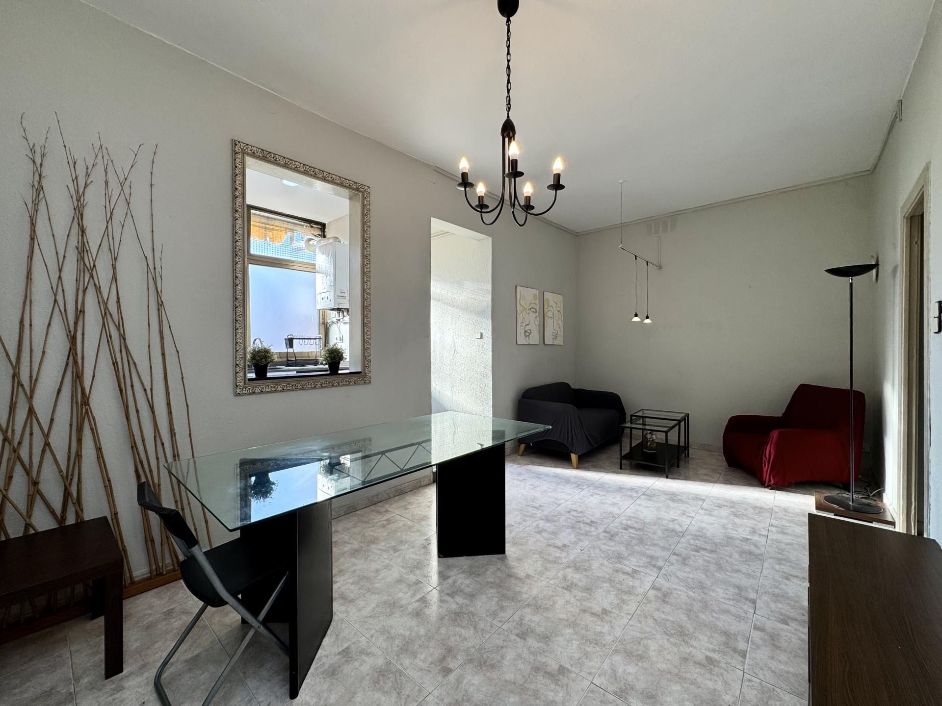 Living room of Flat for sale in L'Hospitalet de Llobregat  with Heating, Oven and Microwave
