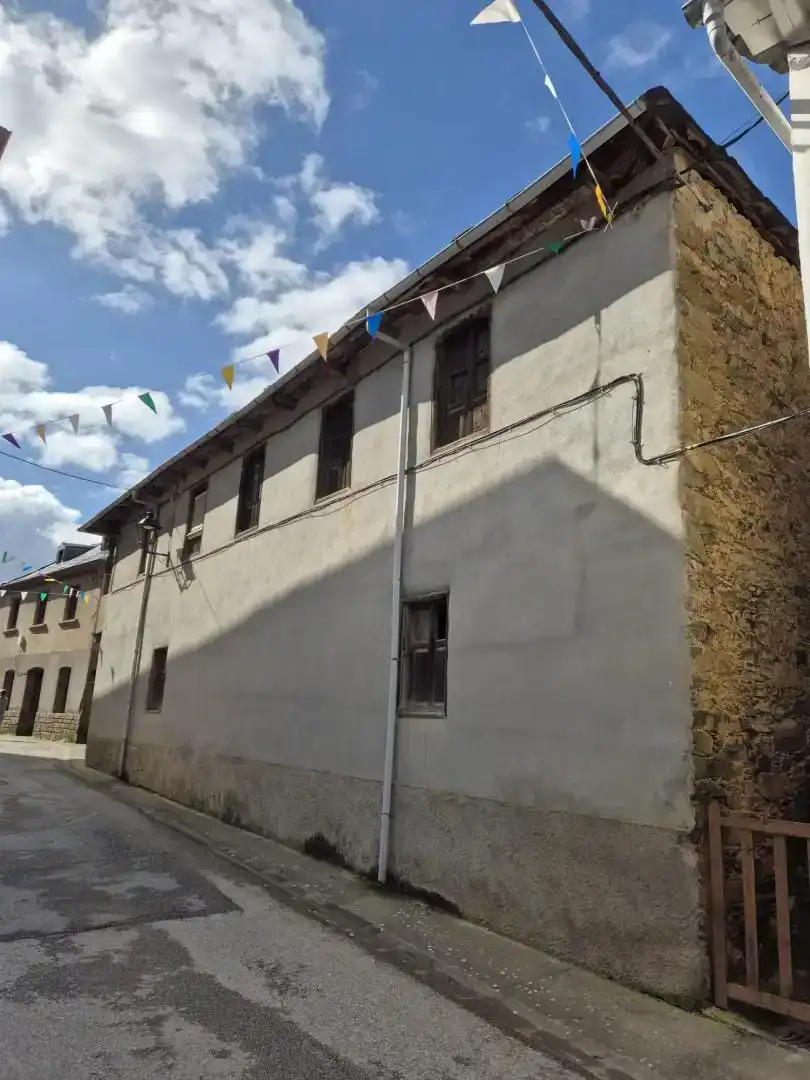 Vista exterior de Finca rústica en venda en Noceda del Bierzo amb Balcó