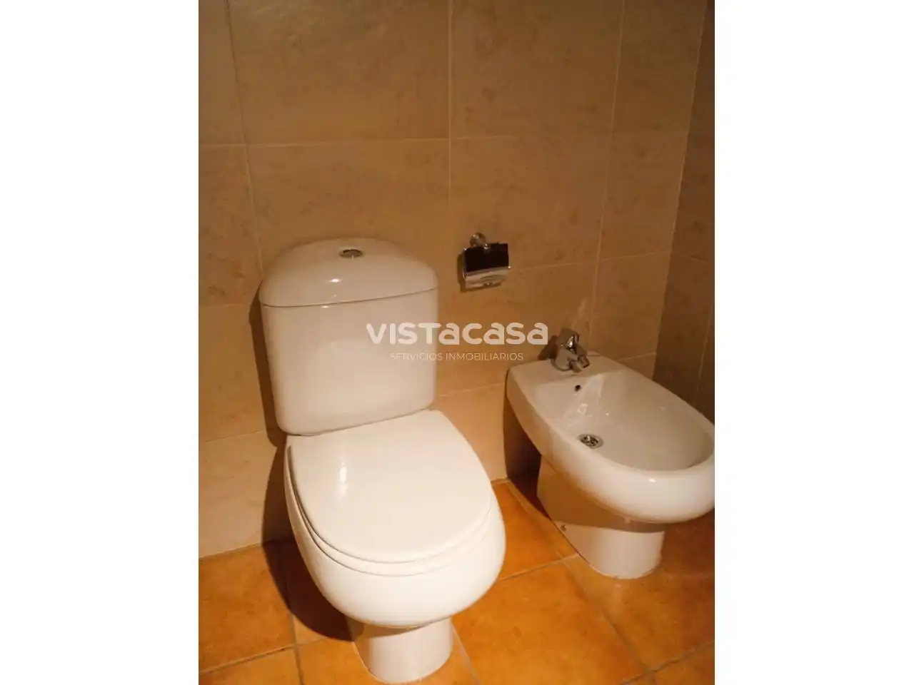 Baño de Casa adosada de alquiler en Mairena del Alcor con Aire acondicionado, Calefacción y Terraza