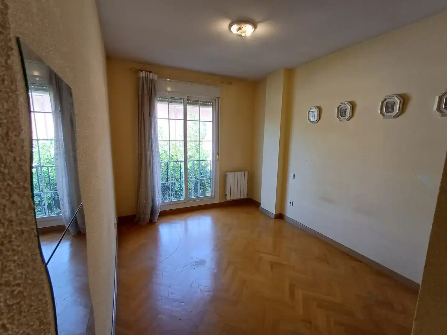 Habitación de Casa o chalet en venta en Alcalá de Henares con Piscina y Balcón