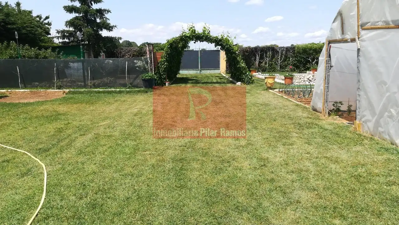 Casa o chalet en venta en Chozas de Abajo con Calefacción, Jardín privado y Parquet
