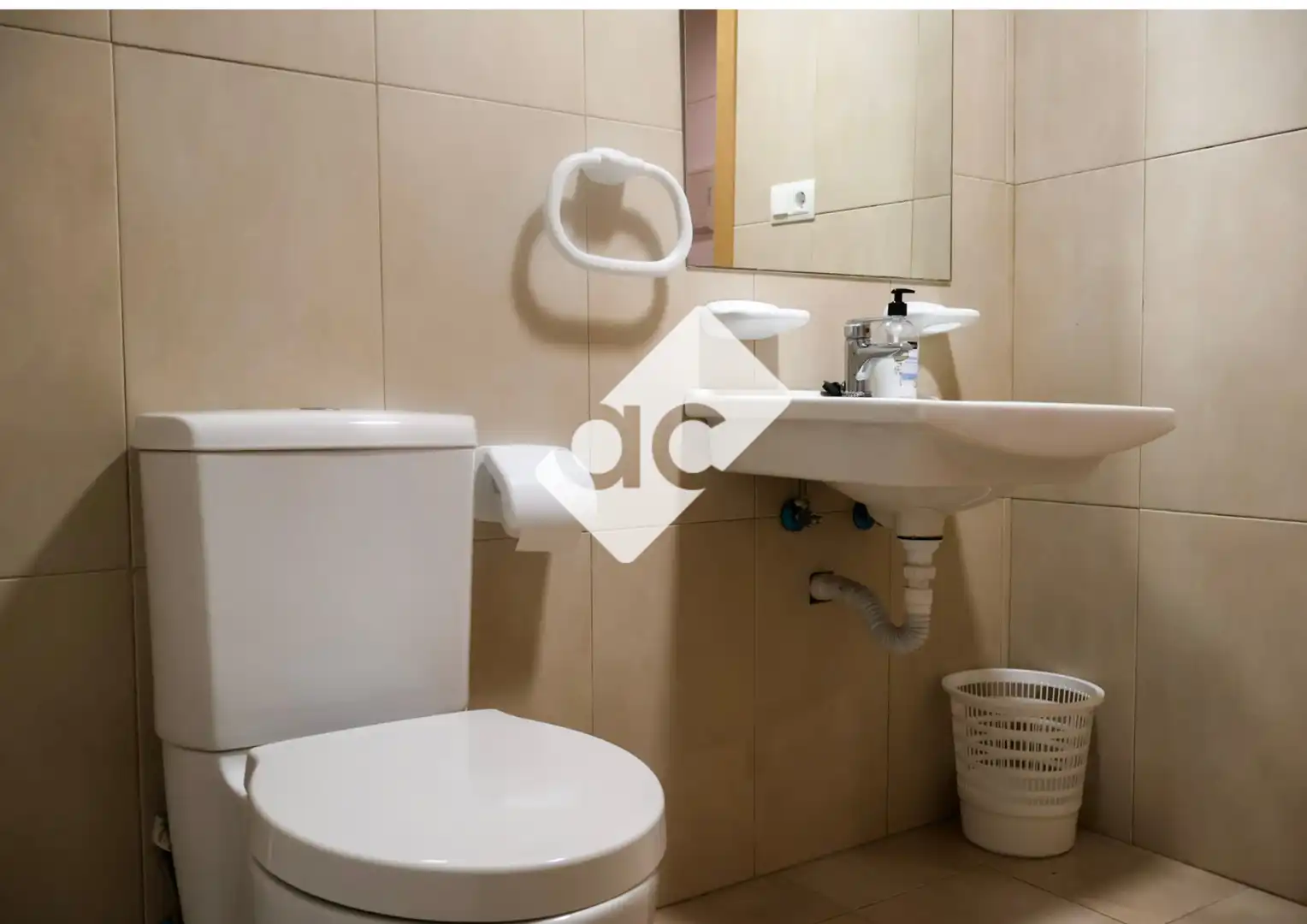 Bany de Loft de lloguer en Valencia amb Moblat, Forn i Rentadora