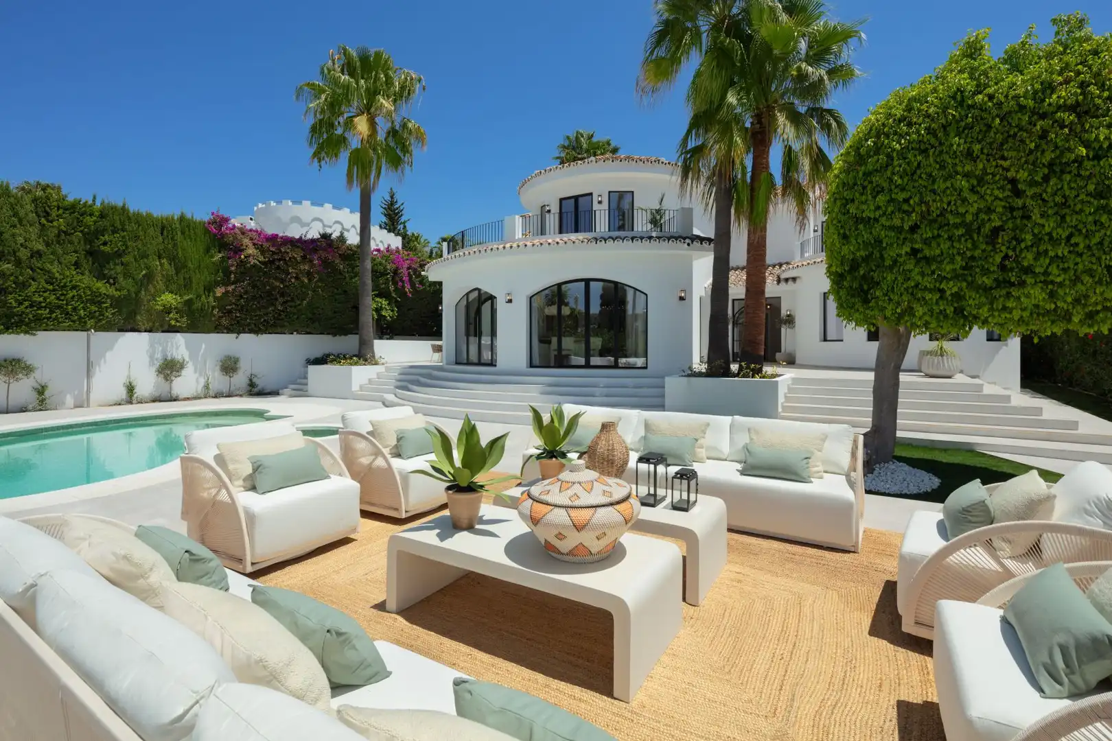House with pool for sale in Marbella Centro