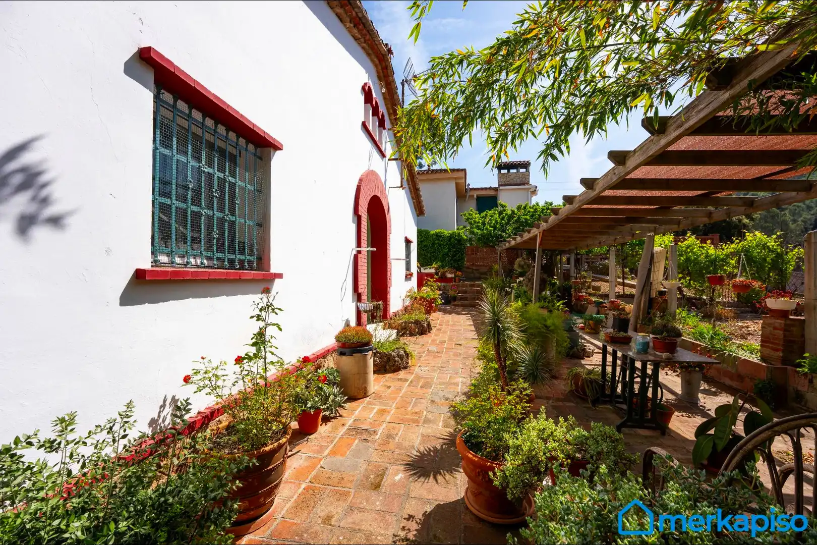 Jardí de Finca rústica en venda en Torrelles de Llobregat amb Terrassa