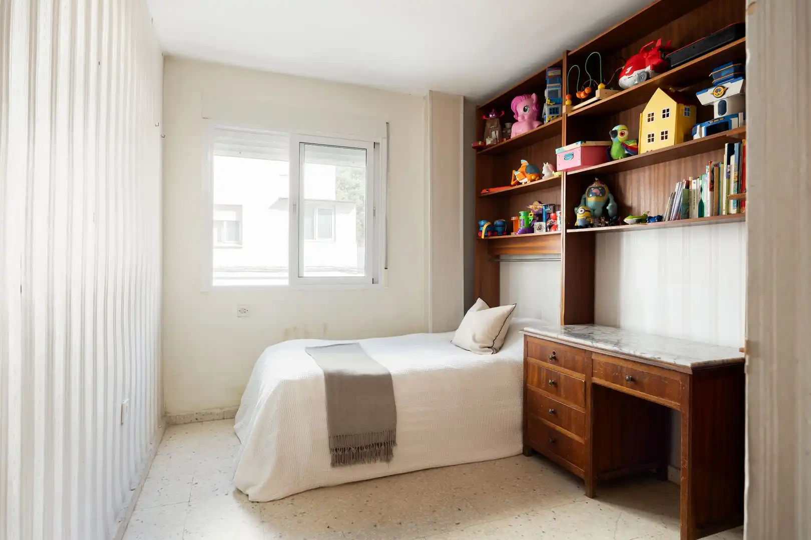Bedroom of Apartments for sale in Benalmádena