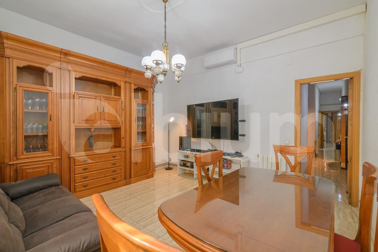 Living room of Flat for sale in  Barcelona Capital  with Heating and Balcony