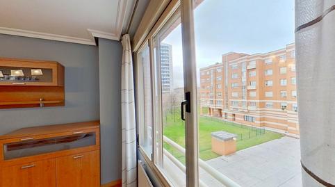 Foto 3 de Piso en venta en Calle Velázquez, Montevil, Gijón