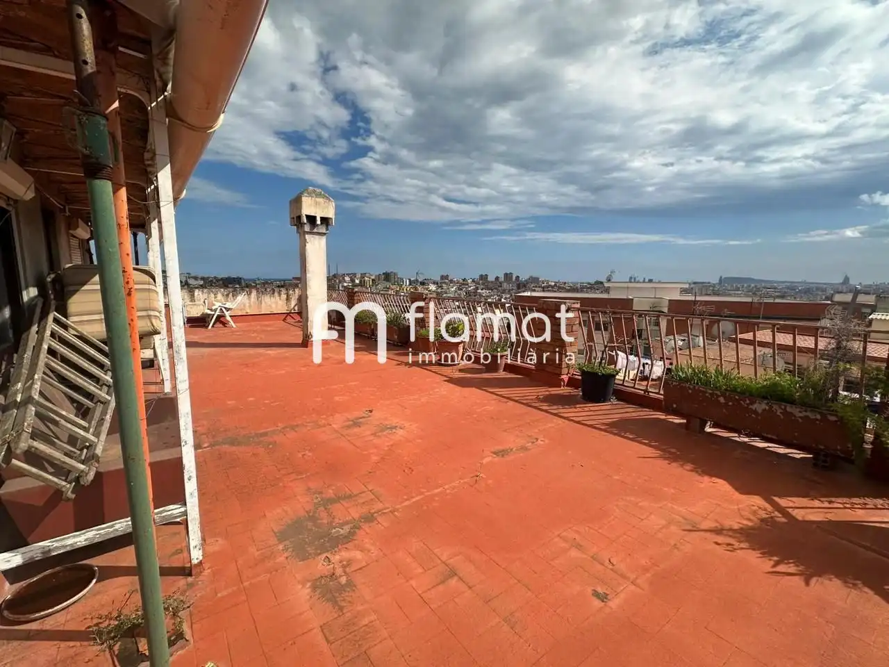 Terraza de Edificio en venta en Santa Coloma de Gramenet
