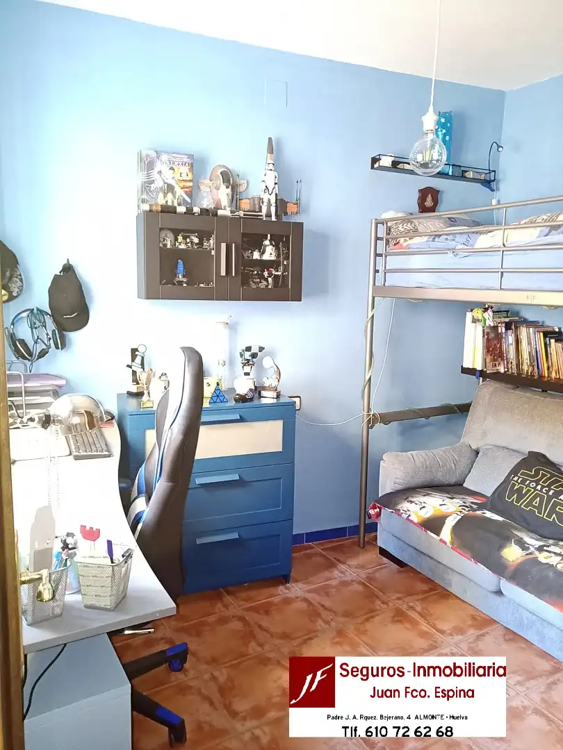 Schlafzimmer von Haus oder Chalet zum Verkauf in Almonte mit Klimaanlage, Heizung und Terrasse