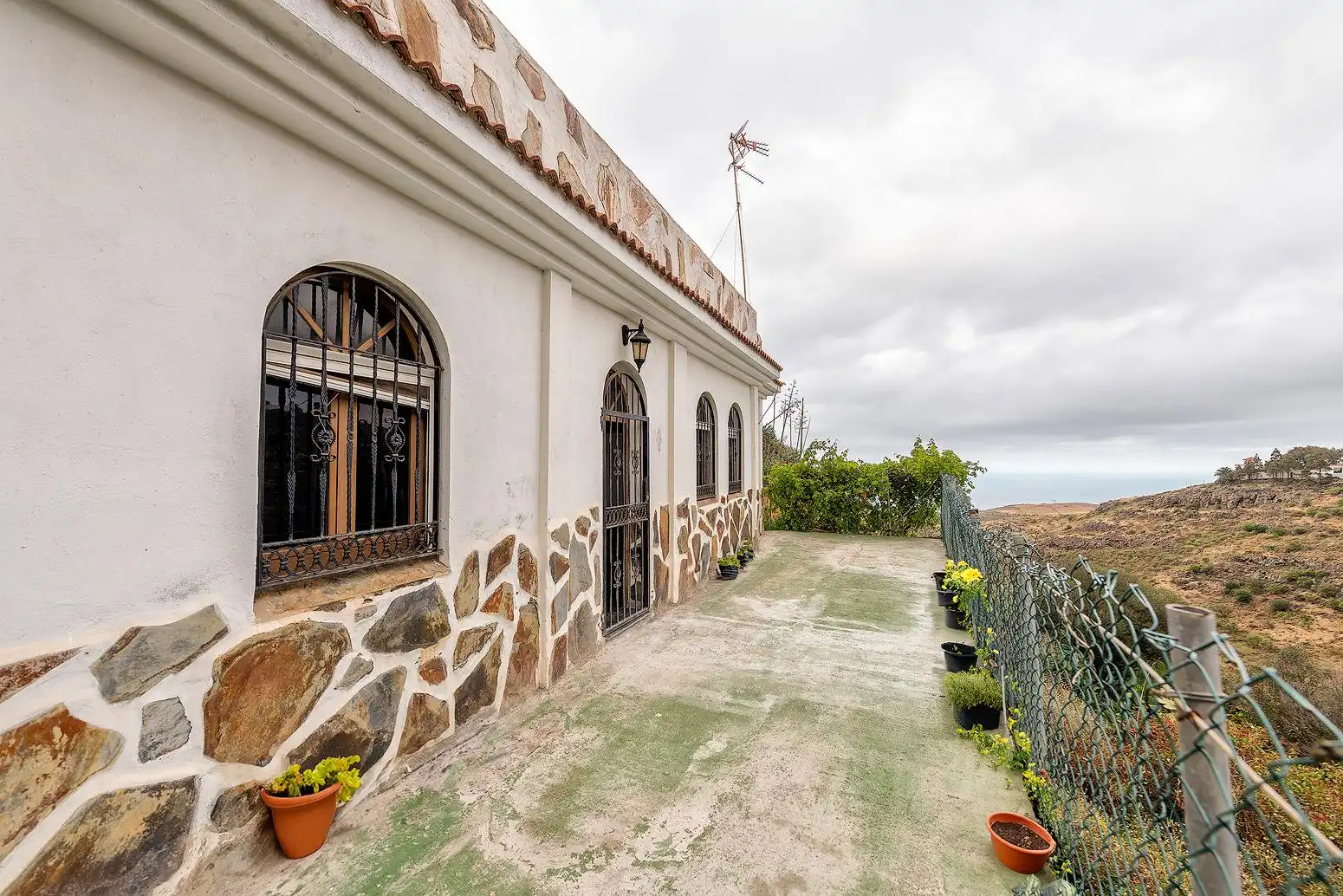 Exterior view of Houses for sale in Ingenio  with Air Conditioner, Heating and Private garden