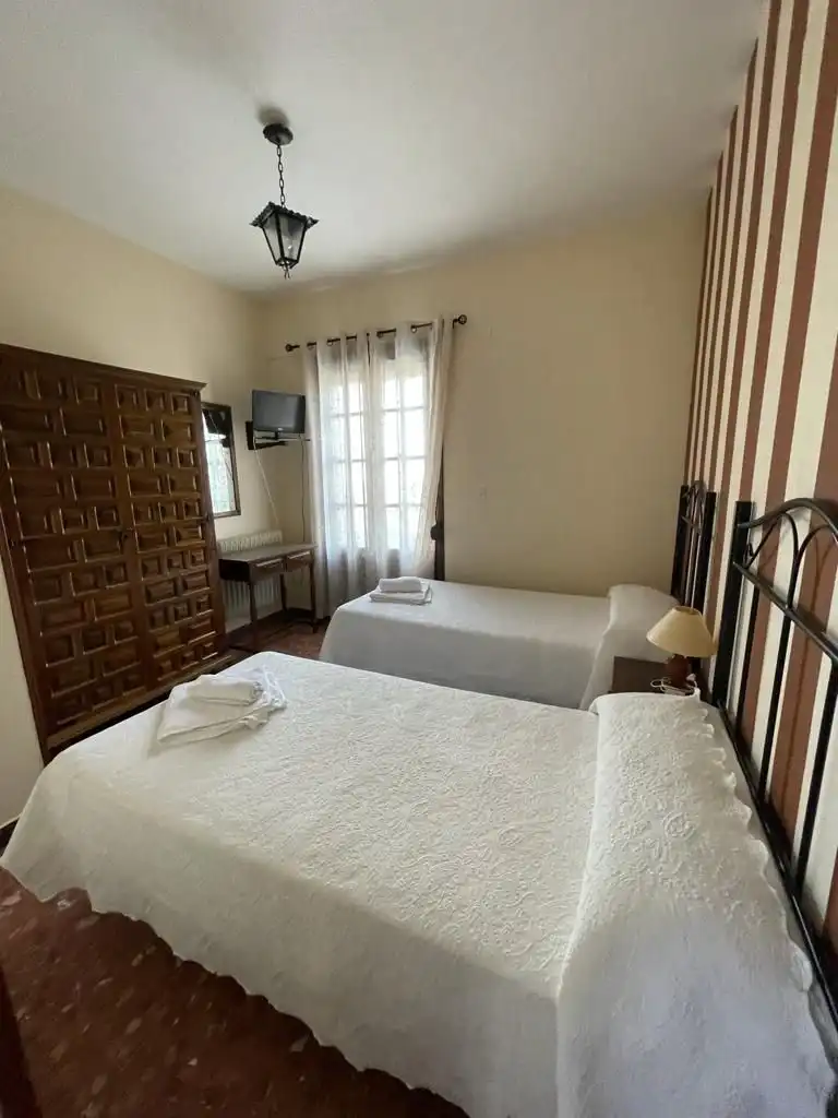 Habitación de Edificio en venta en Madrigal de las Altas Torres