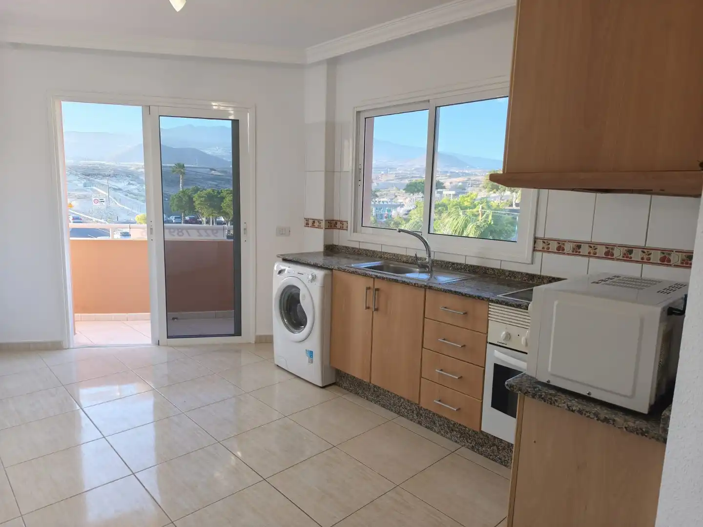 Küche von Dachboden zum Verkauf in Granadilla de Abona mit Terrasse