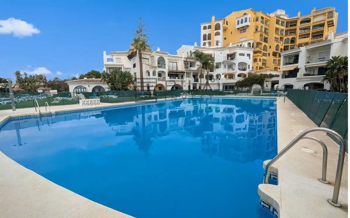 Swimming pool of Attic for sale in Elviria - Cabopino