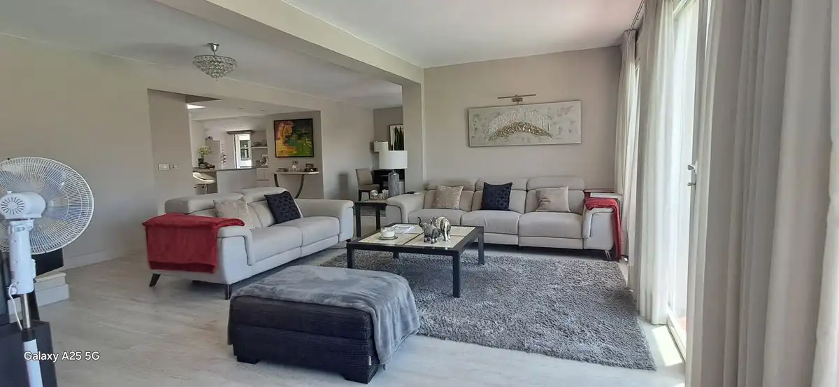 Sala de estar de Casa o chalet en venta en Marbella con Terraza y Piscina