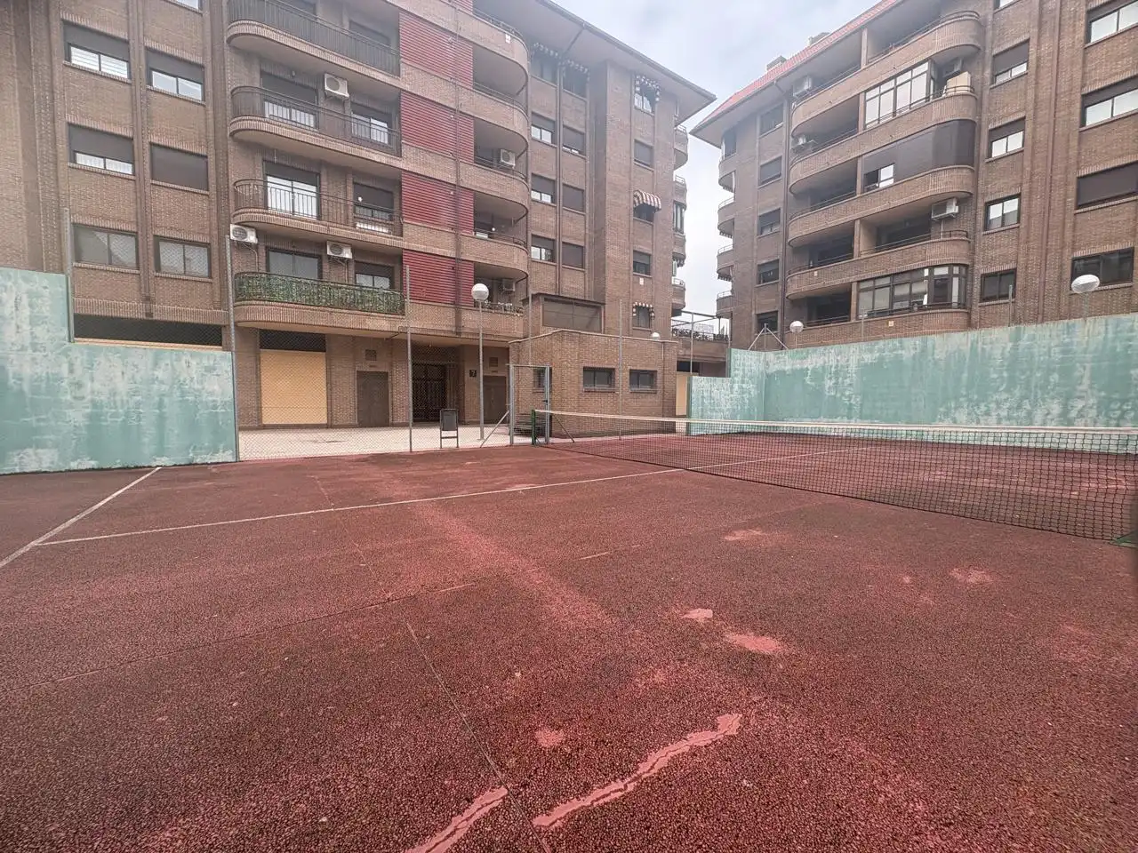 Vista exterior de Dúplex de alquiler en Alcalá de Henares con Calefacción, Terraza y Trastero