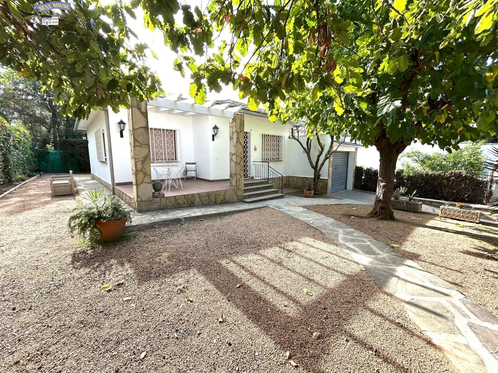 Vista exterior de Casa o xalet de lloguer en Sant Cugat del Vallès amb Calefacció, Jardí privat i Terrassa