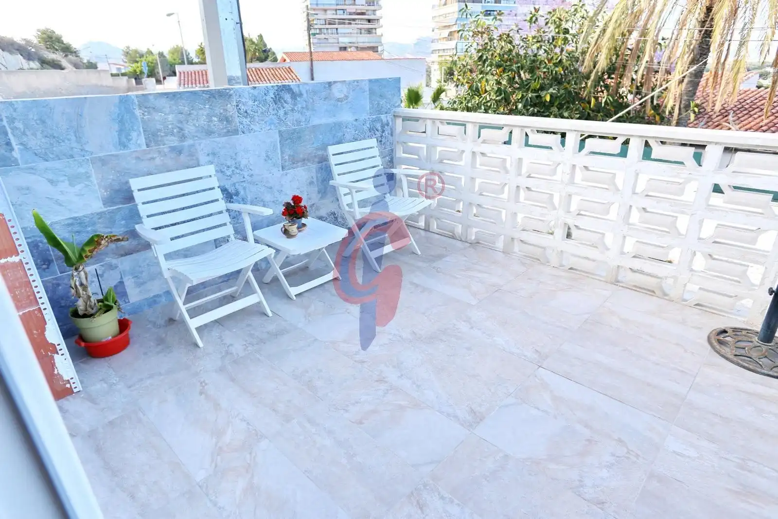 Terrassa de Casa o xalet en venda en Alicante / Alacant amb Jardí privat, Terrassa i Piscina