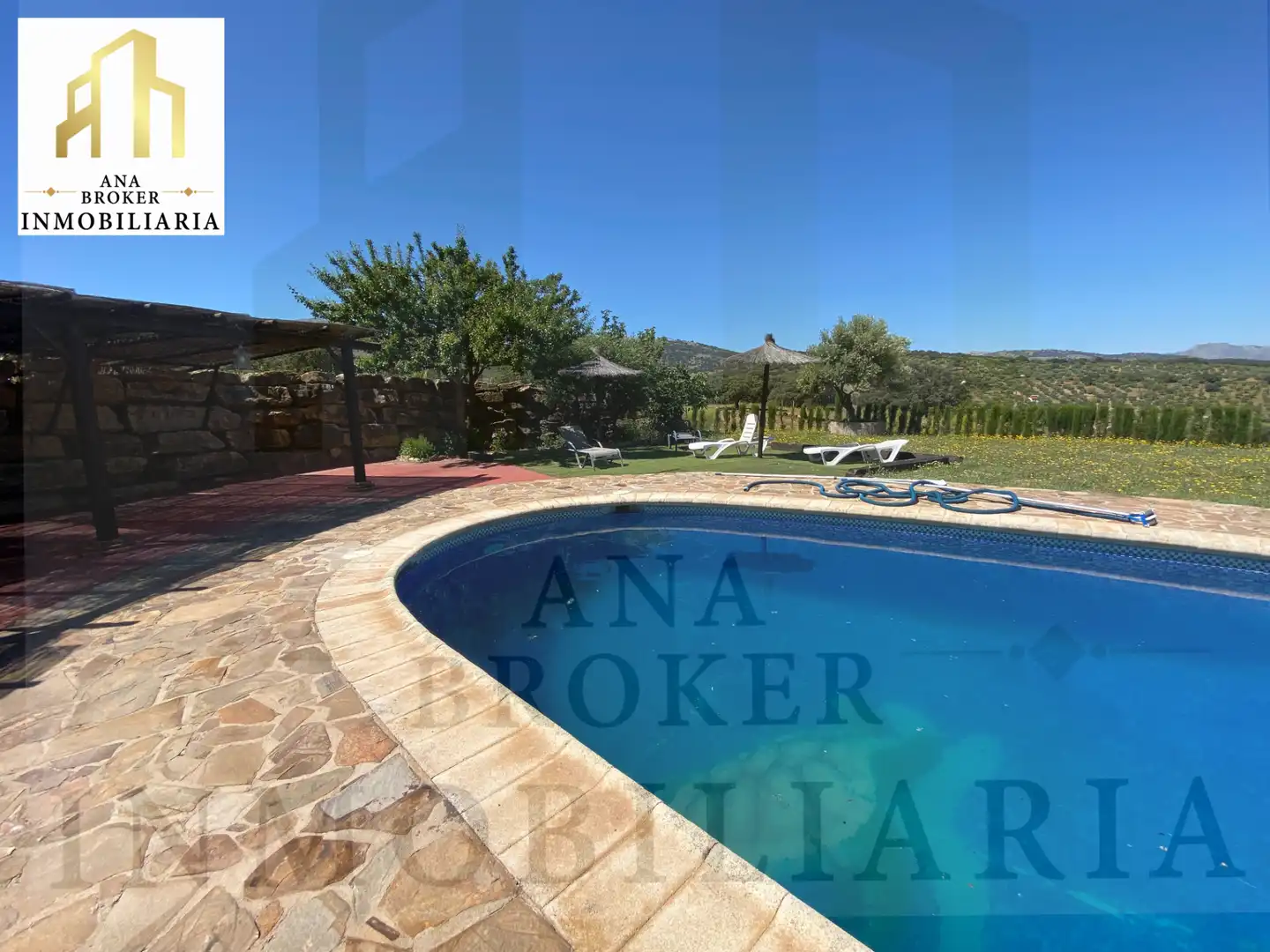 Piscina de Casa o chalet en venta en Ronda con Aire acondicionado, Calefacción y Jardín privado