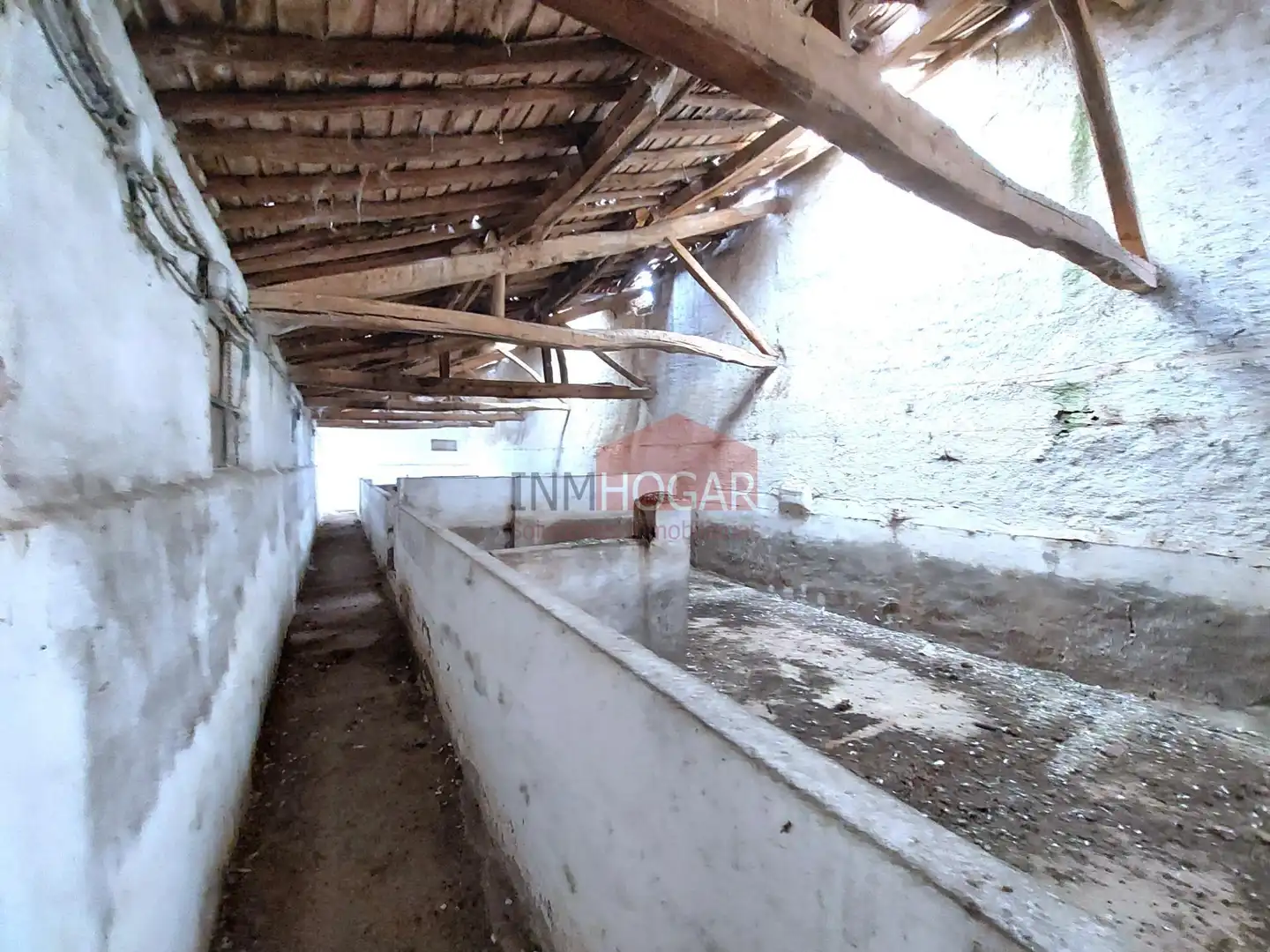 Industrial buildings for sale in Adanero