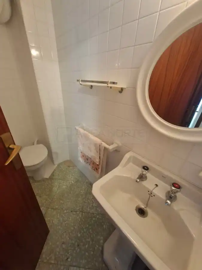 Bany de Pis en venda en Vitoria - Gasteiz amb Calefacció, Parquet i Terrassa