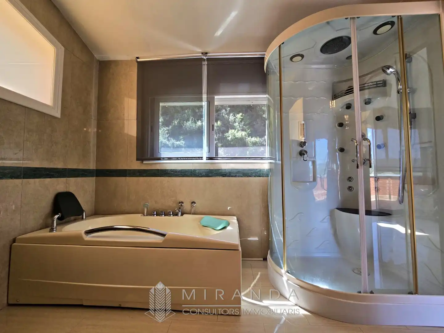 Baño de Casa o chalet en venta en Bigues i Riells del Fai con Aire acondicionado, Calefacción y Jardín privado