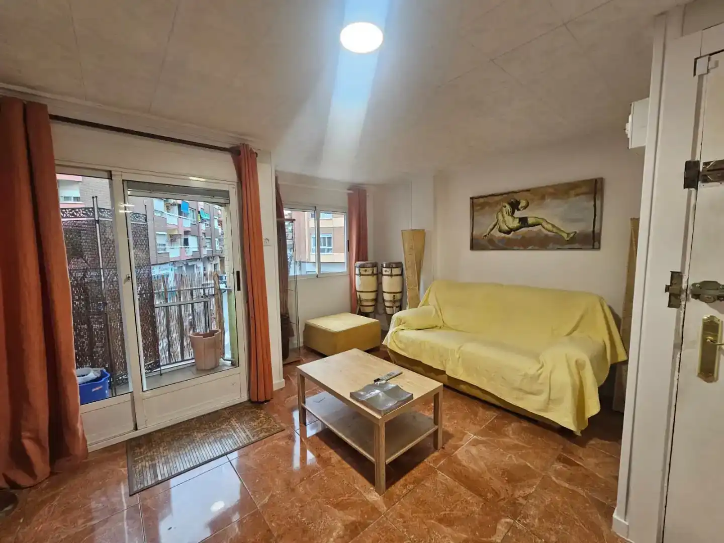 Living room of Flat for share in Torrent  with Air Conditioner, Furnished and Washing machine